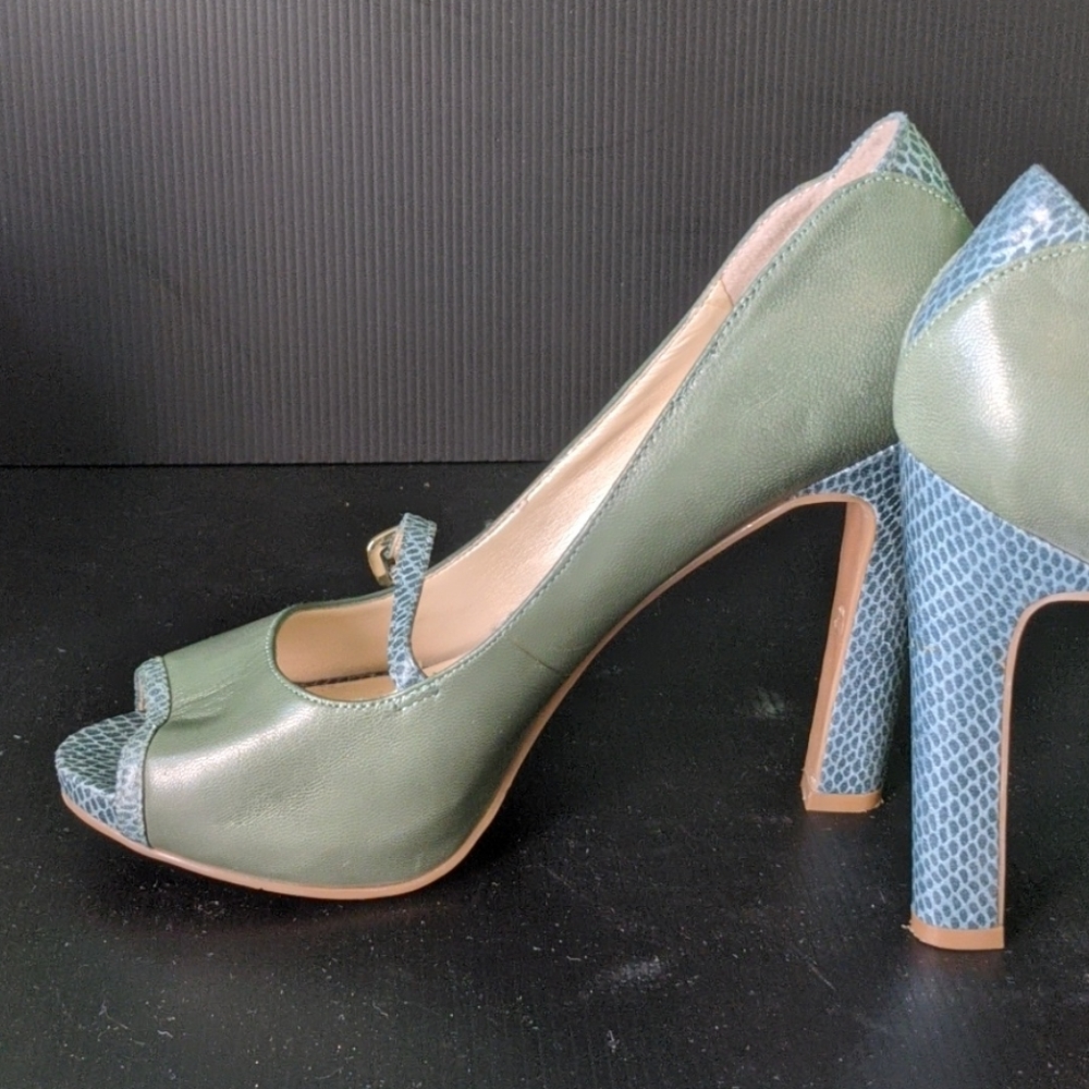 Shoes - Picture 4 of 4